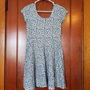 daisy print aero dress size medium